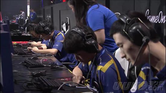 据与瞬间共 据与瞬间共