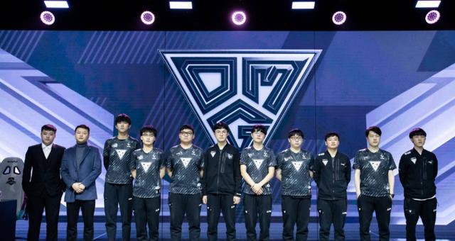 中场的对抗 中场的对抗